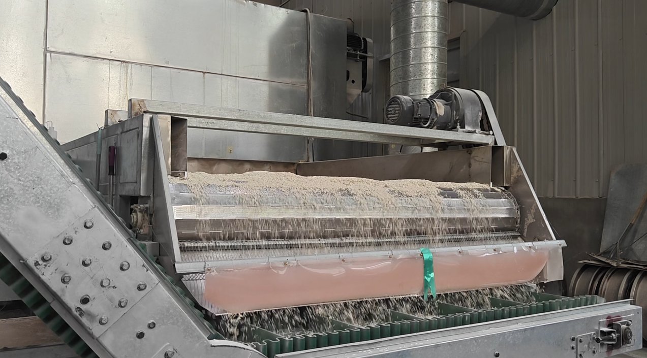 Dewatering stage of tofu cat litter production